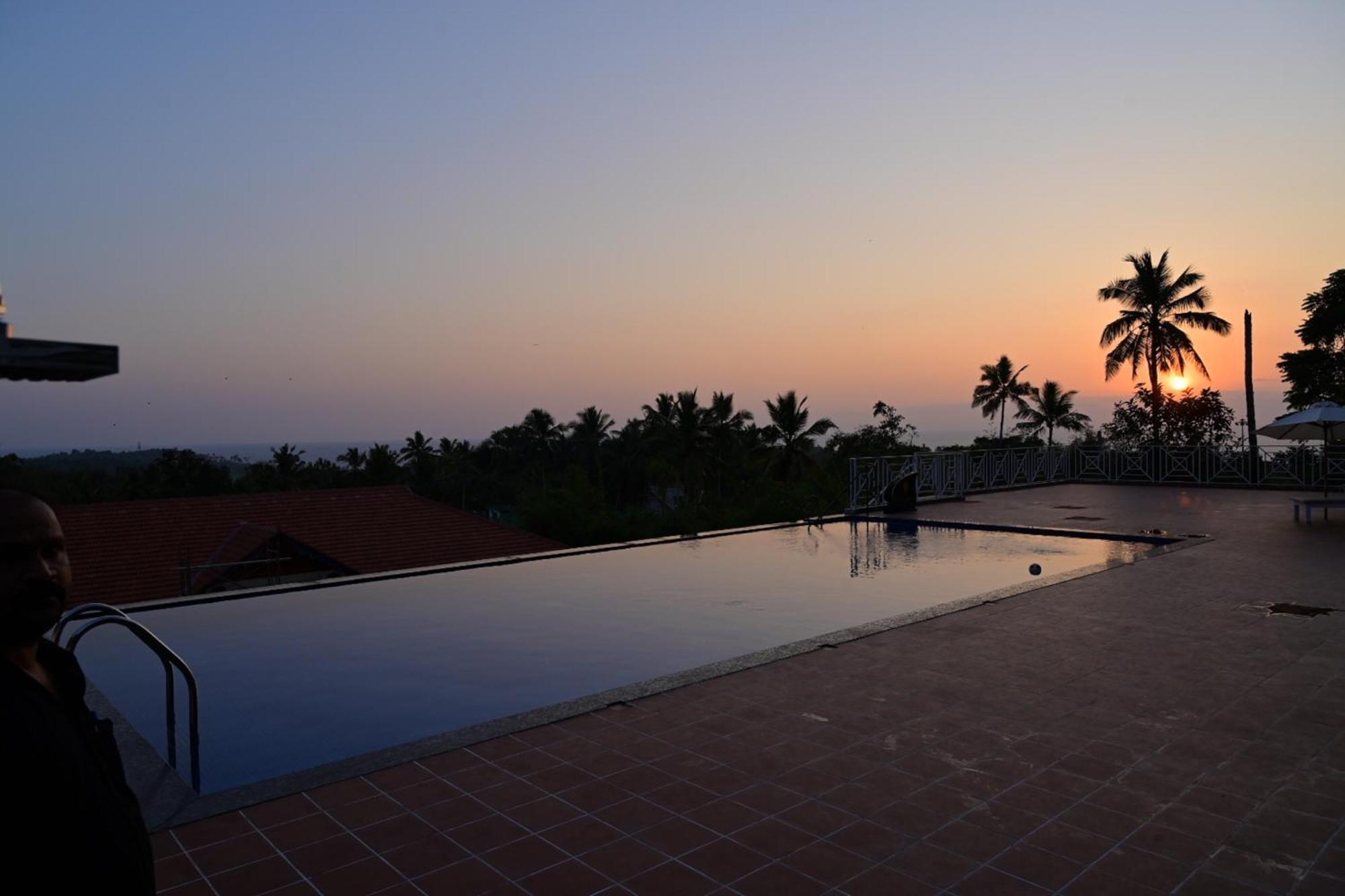 Aadisaktthi Leisure Resort, Kovalam تريفِندرم المظهر الخارجي الصورة